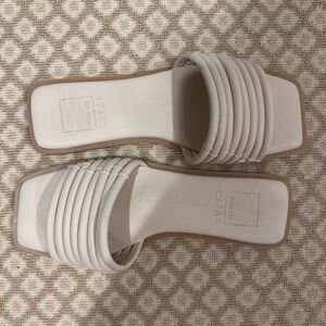 Dolce Vita Women's Cream Sandals